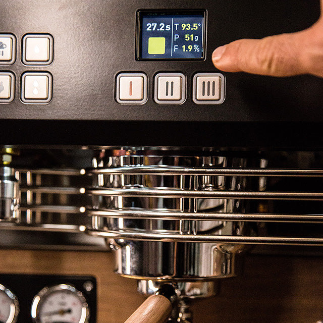 Dalla Corte XT Barista Multiboiler Siebträger 2 Brühgruppen Espressomaschine inklusive Garantie